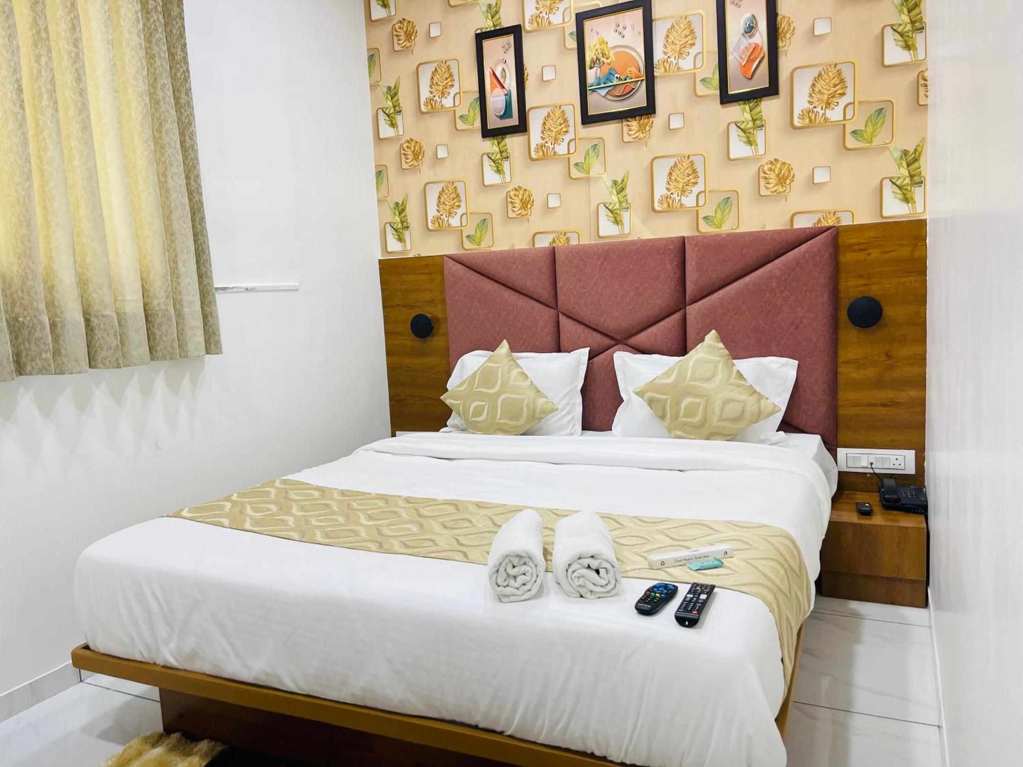Hotel Avenue Sky Ahmedabad Exterior photo